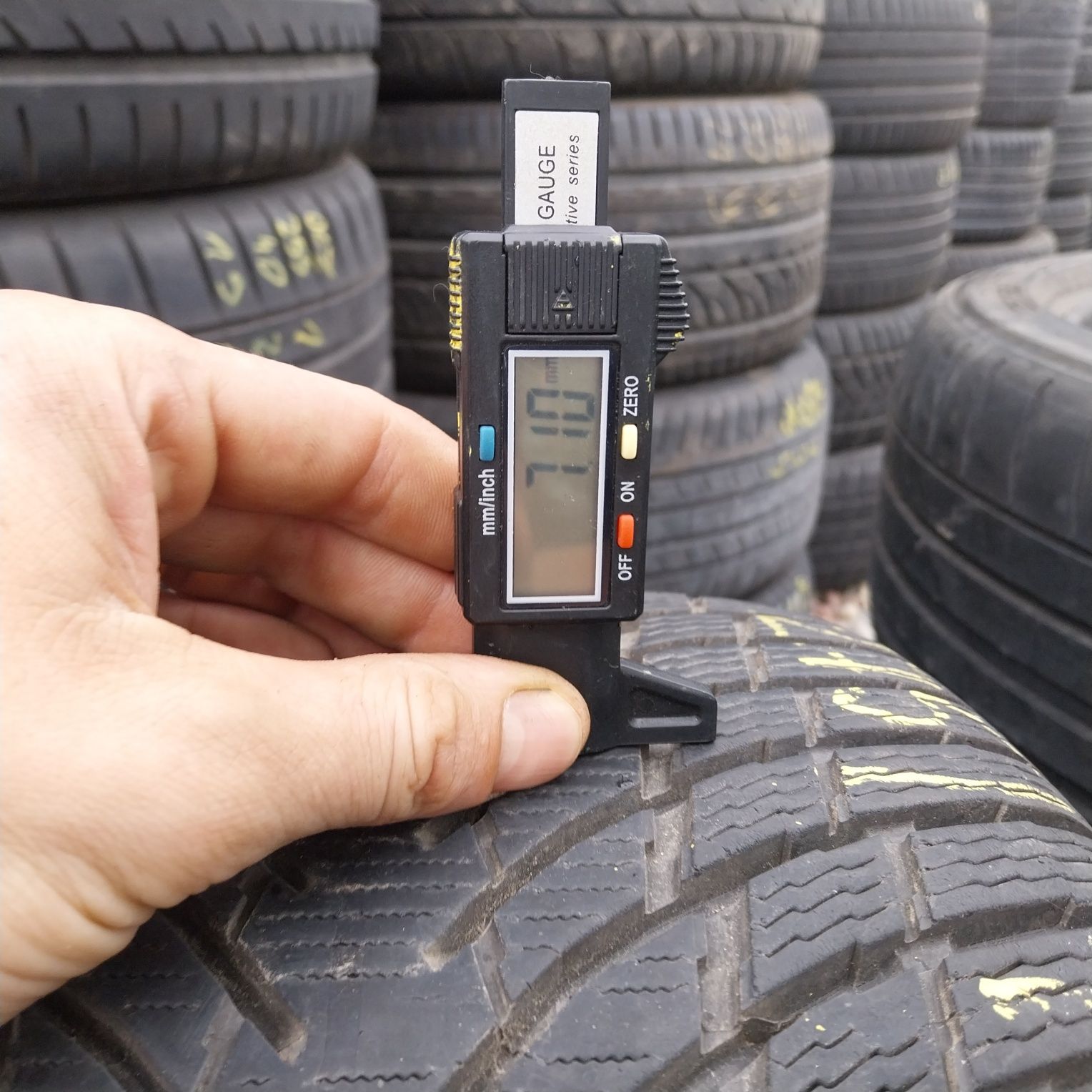 Opona Zimowa Nokian 275/40R19 105V