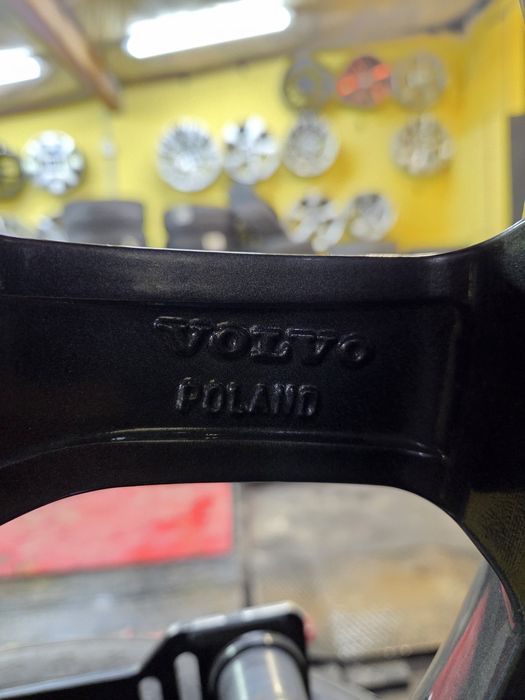 Felgi Aluminiowe 5x108 7Jx17 ET50 Volvo Ocean Race