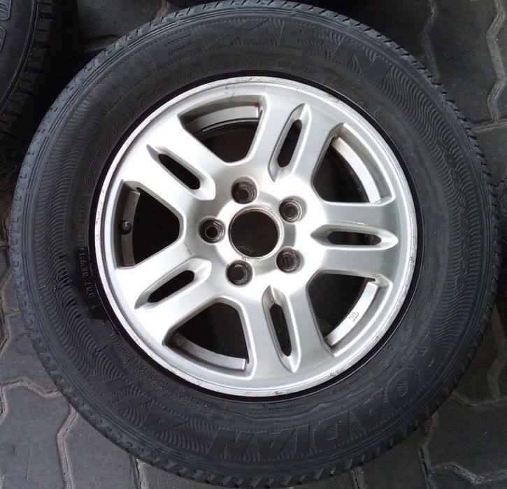 Jantes Honda HRV com pneus 205/70 furação 5x114.3