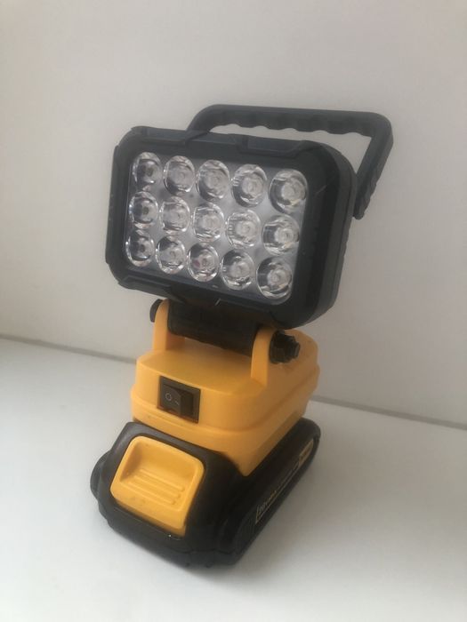 Акумуляторний ліхтар dewalt/milwukee /makita.
