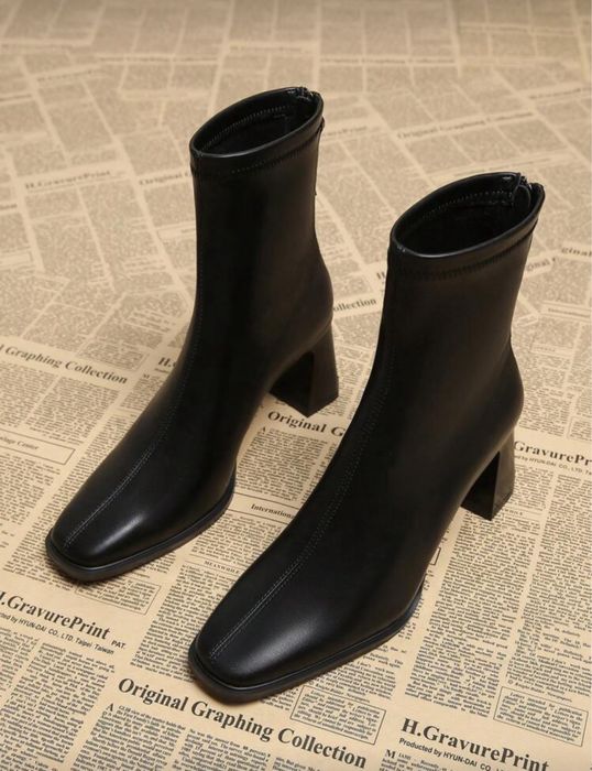 Жіночі черевики / ботильйони чорні на каблуку