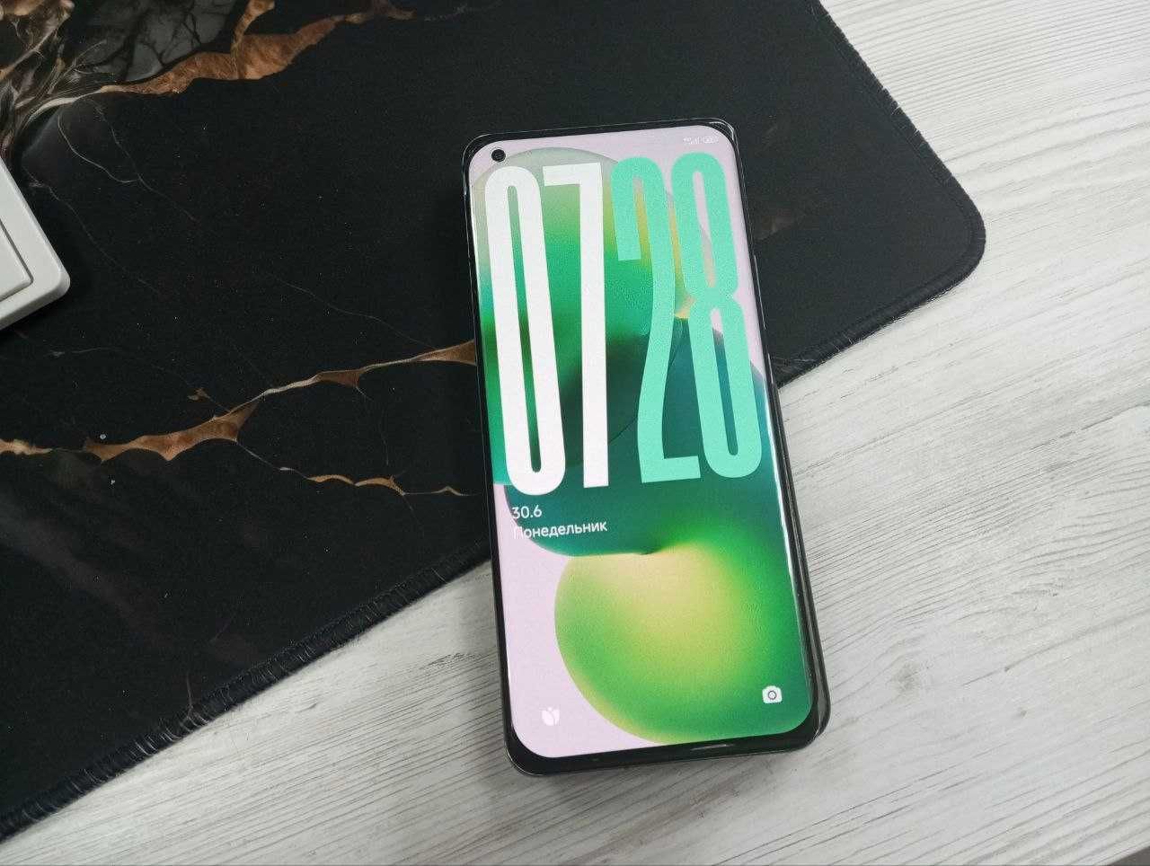 Продам Xiaomi MI 11 на 12/256