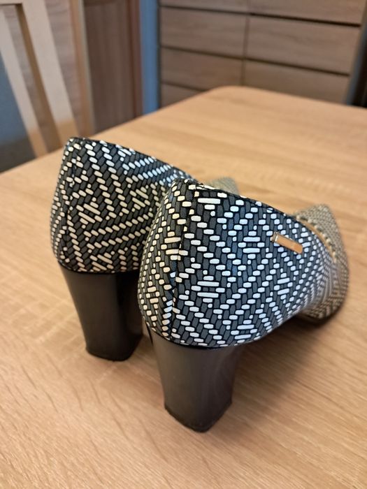 Czółenka rozmiar 37