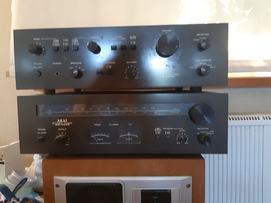 Akai 2400 підсилювач та тюнер