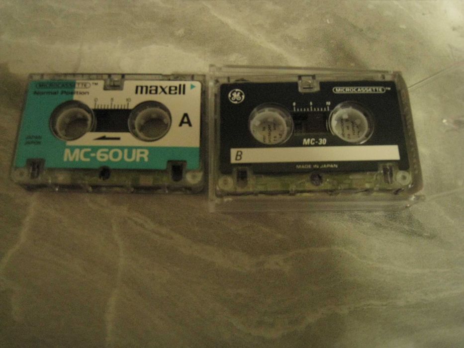 продам две миникассеты