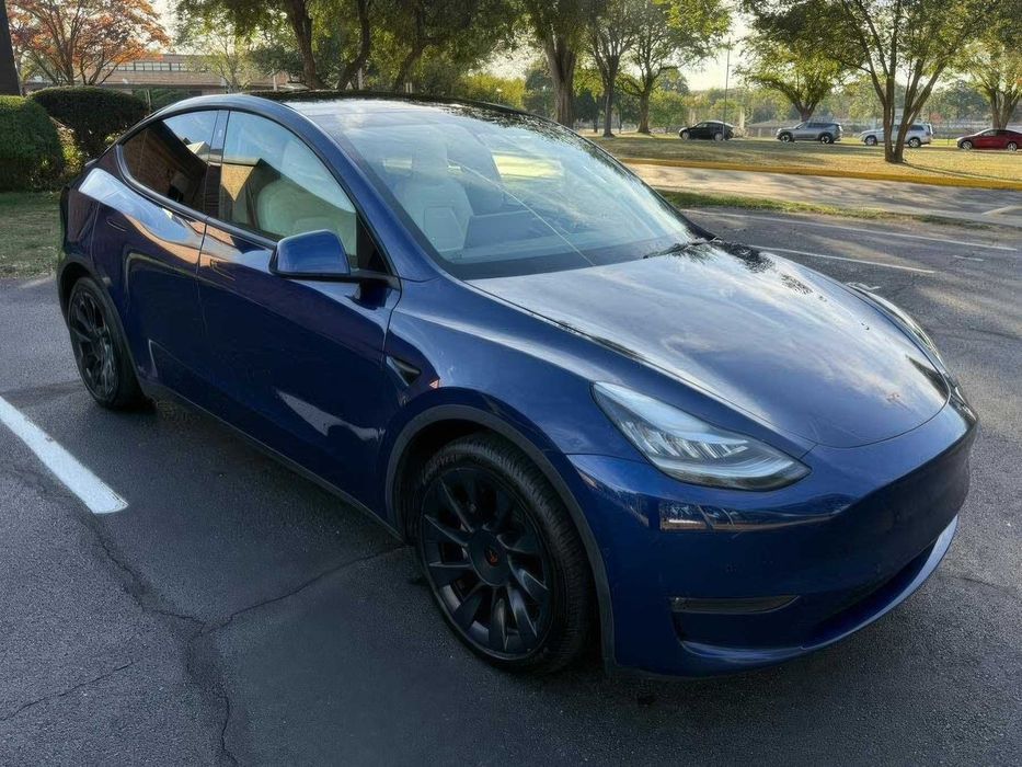 Tesla Model Y Long Range      2021
