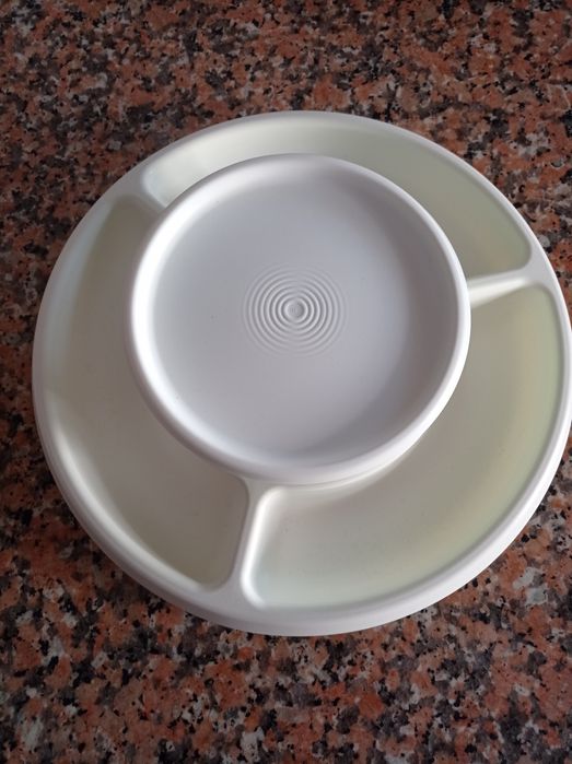 Tupperware duas peças novo.