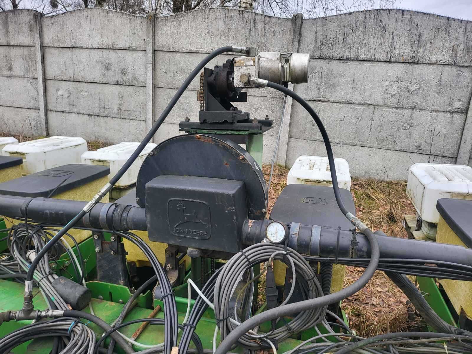 Продам сівалку JD 7200