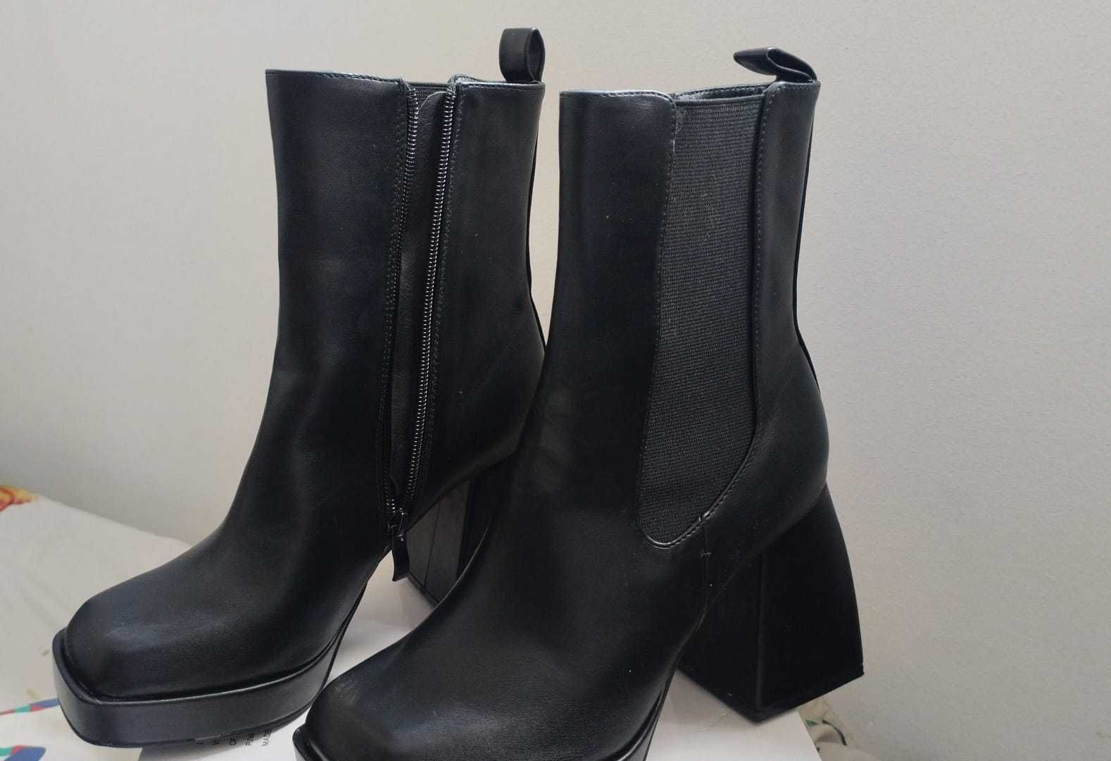 Botas de cano médio da "Mellisa".