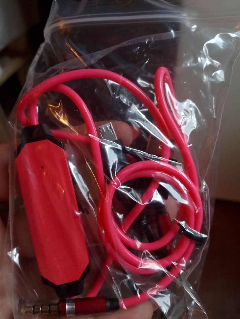 Продам кабель USB, навушники, пристрій з aux входами/виходами