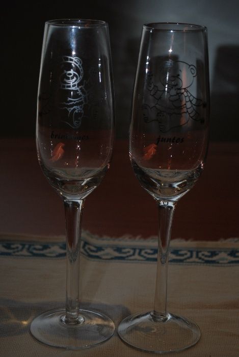 Copos (de brinde) Brindemos Juntos de 22,5 cm altura