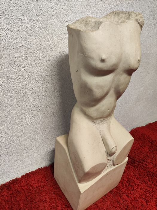 Escultura Torso Masculino em pedra