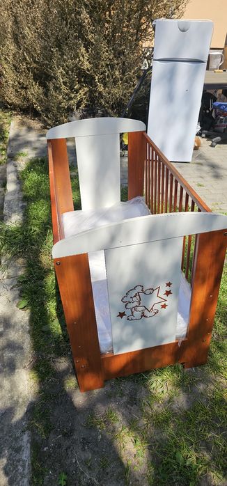 Łóżeczko dziecięce wraz z materacem 124x65