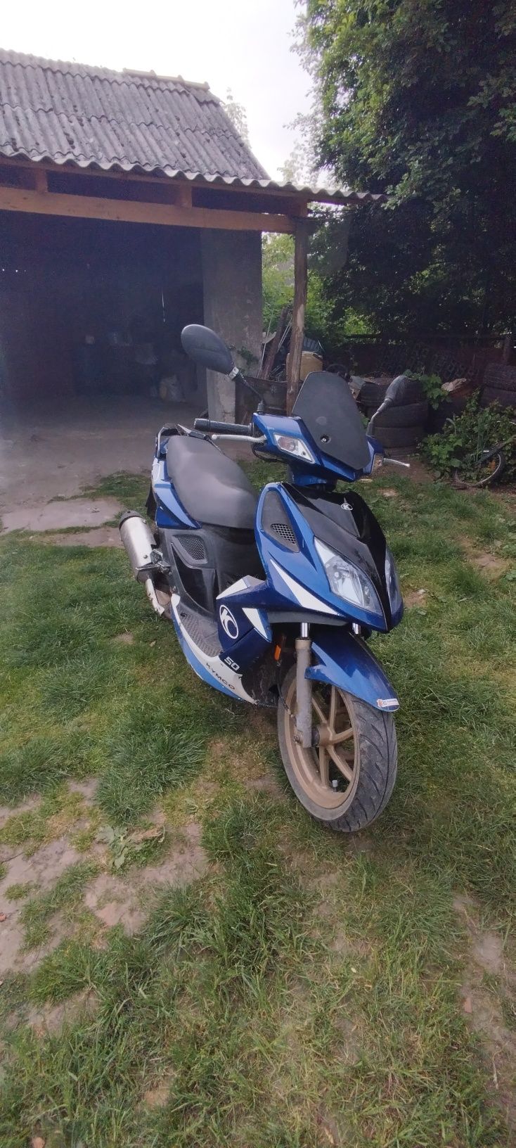 Продам скутер kymco