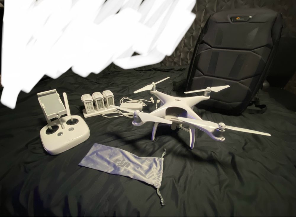 Dron DJI Phantom 4 Advanced Starter kit