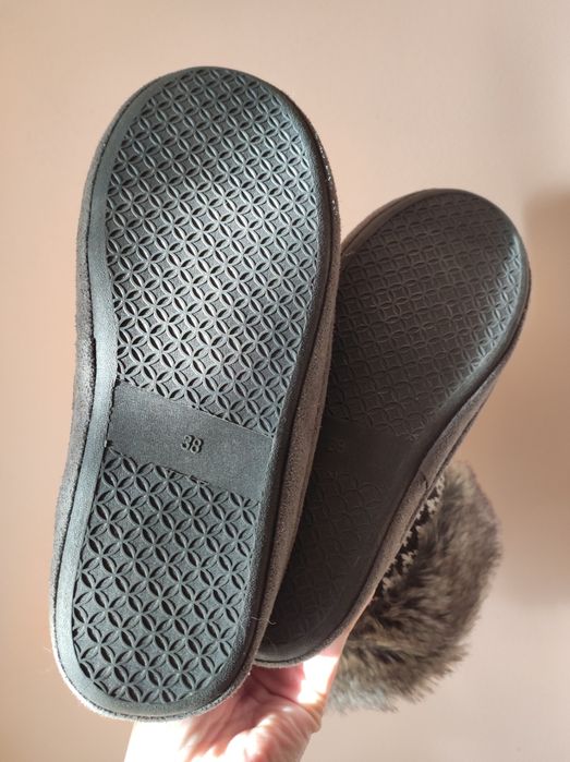Теплі кімнатні чобітки 38