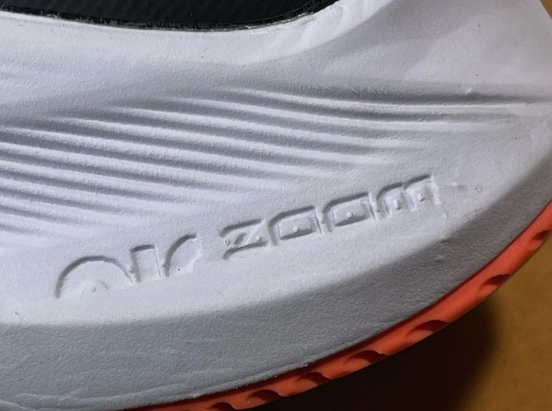 Кросівки жіночі Nike Air Zoom Winflo 7