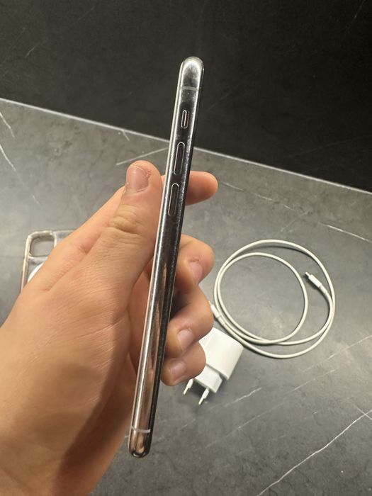 iPhone 11 Pro - 256gb - biały - stan dobry - kabel i etui gratis