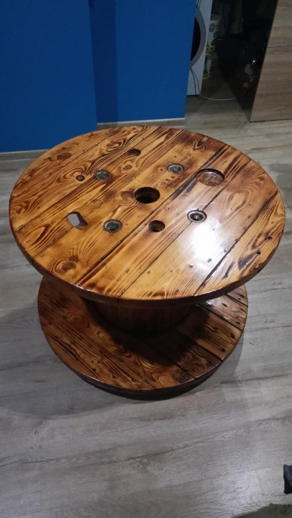 Stolik ze szpuli lakierowany