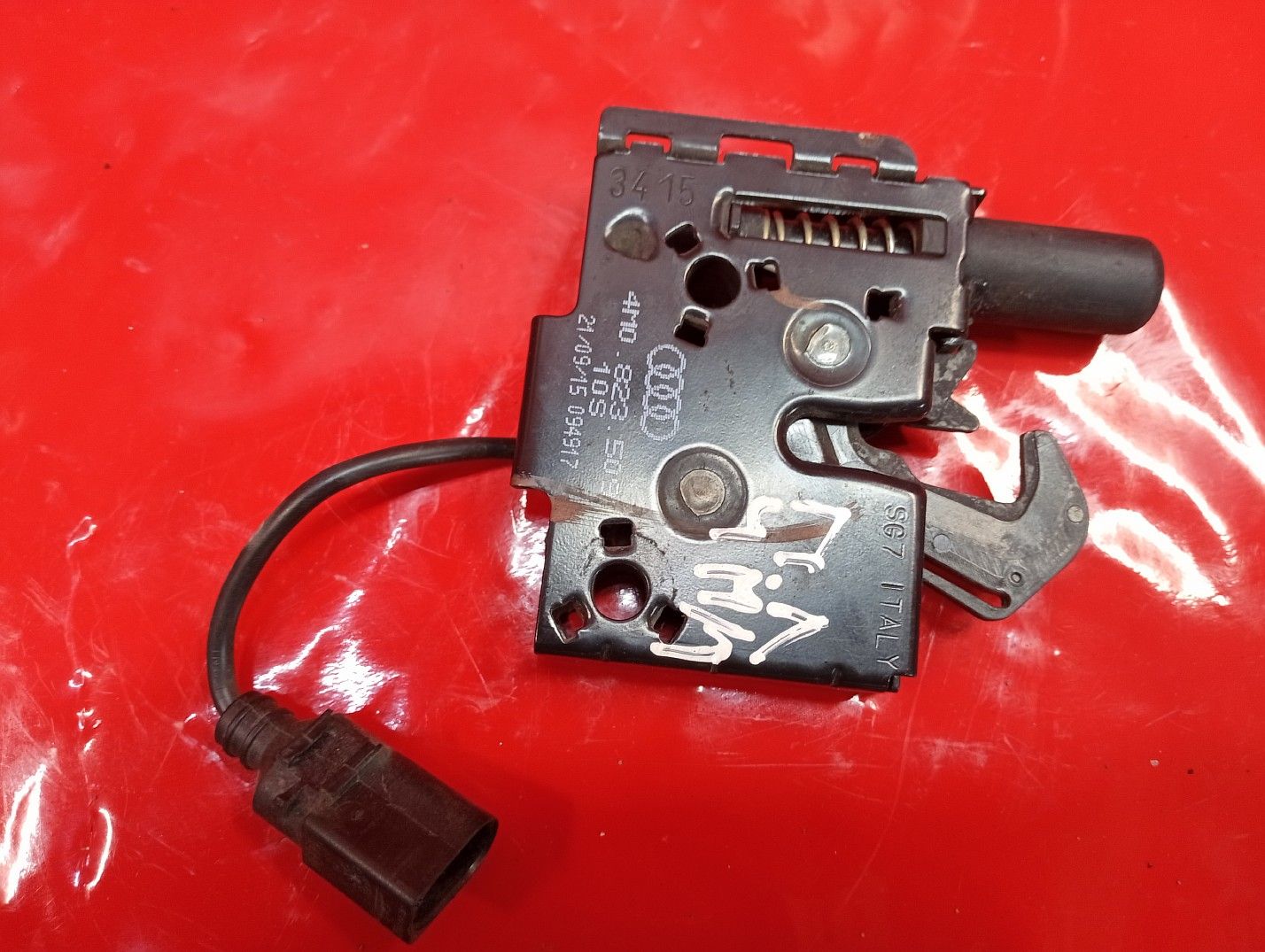 Замок капота 4M0823509 Audi Q7 4M Ауді   Ауди Ауді кю7 4м   Ауди ку7