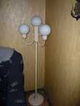 lampa biała do sypialni