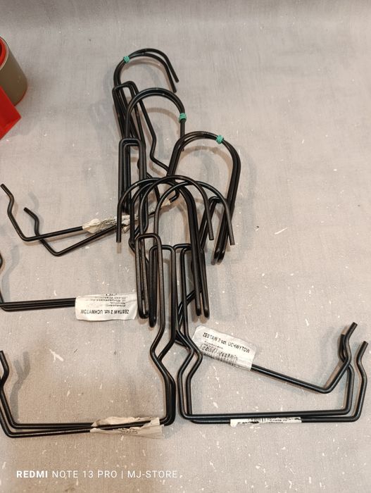 Uchwyty na doniczki balkonowe 10 sztuk