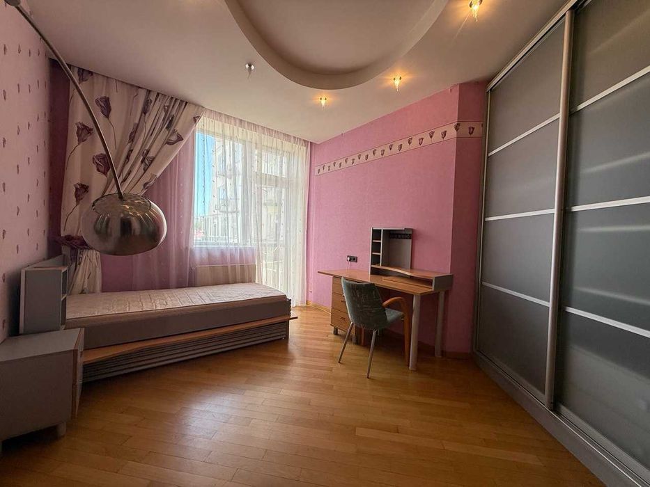 Продам 3-к квартиру в Аркадии, ЖК Тенистый, 123 м², АГВ, ремонт.