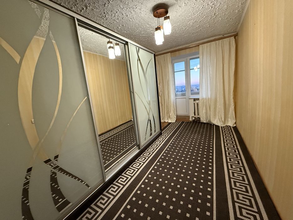 Продам 4х кімнатну квартиру