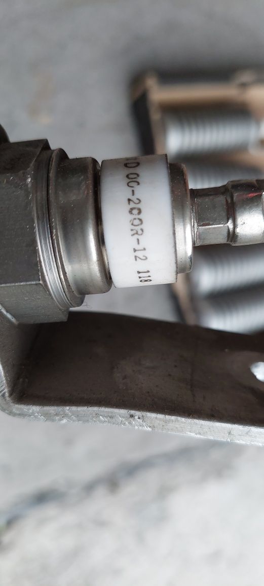 Dioda  DOO 200R 200 A dioda prostownicza z radiatorem 2szt.