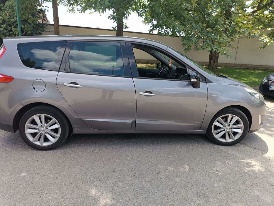 Продам Рено сценик 3 2011року