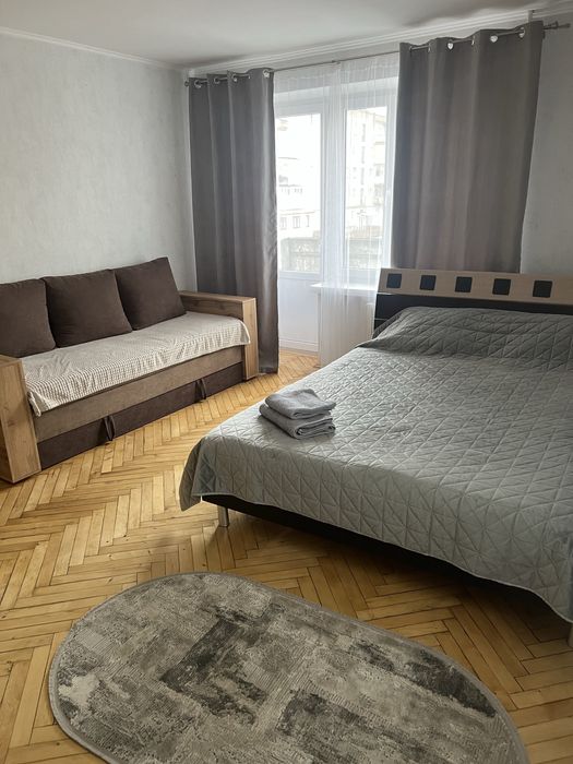 Однокімнатна квартира, ПОДОБОВО