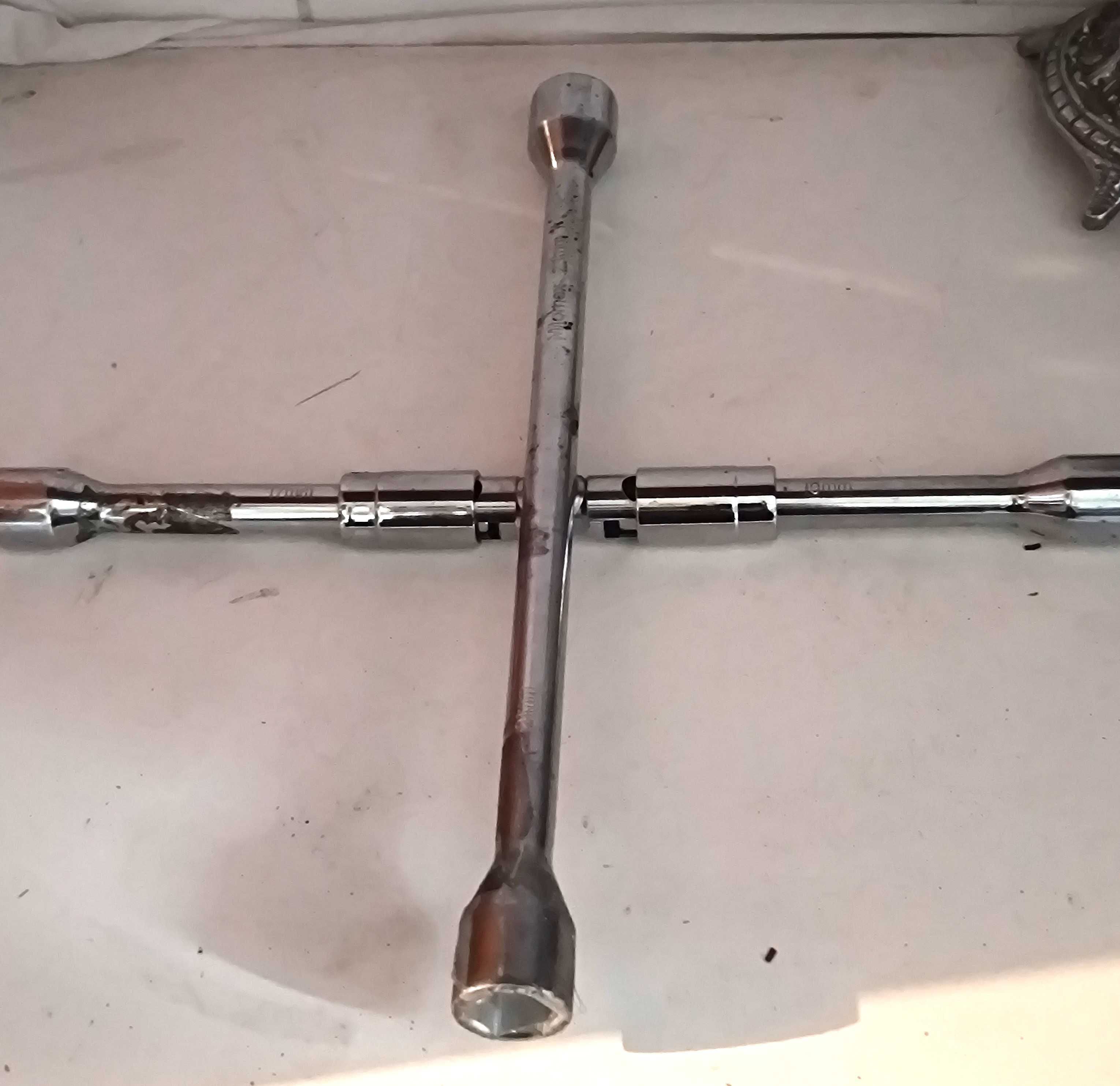 Chave de Rodas 17, 19,21 e 23 mm rebatível