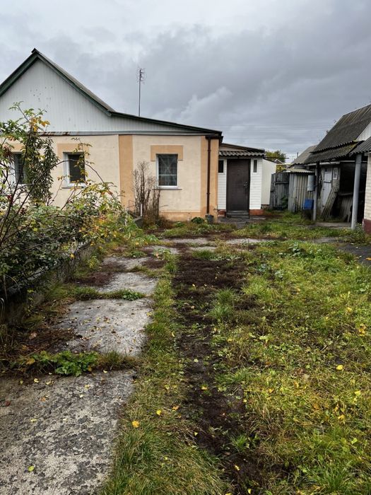 Військовим здається будинок з хозяїном 2 кімнати, сарай, навіс, двір