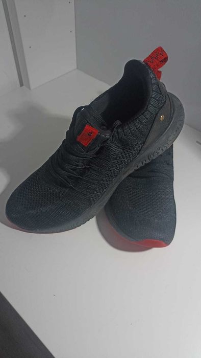 Lote sapatos homens . 14 pares tamanhos 45-47 .Totos em bom estado!