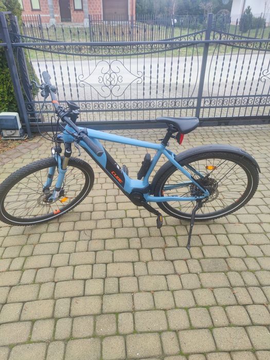 Rower elektryczny cube