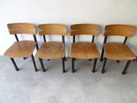 Cadeiras de escola antigas