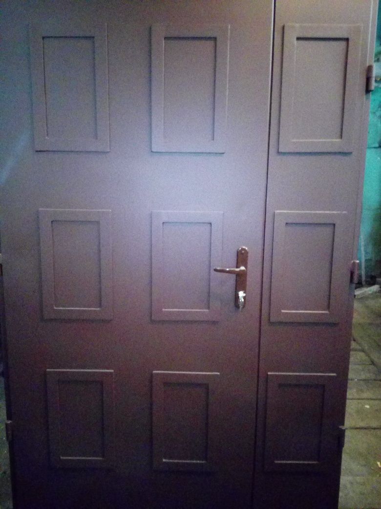 Drzwi stalowe do piwnic