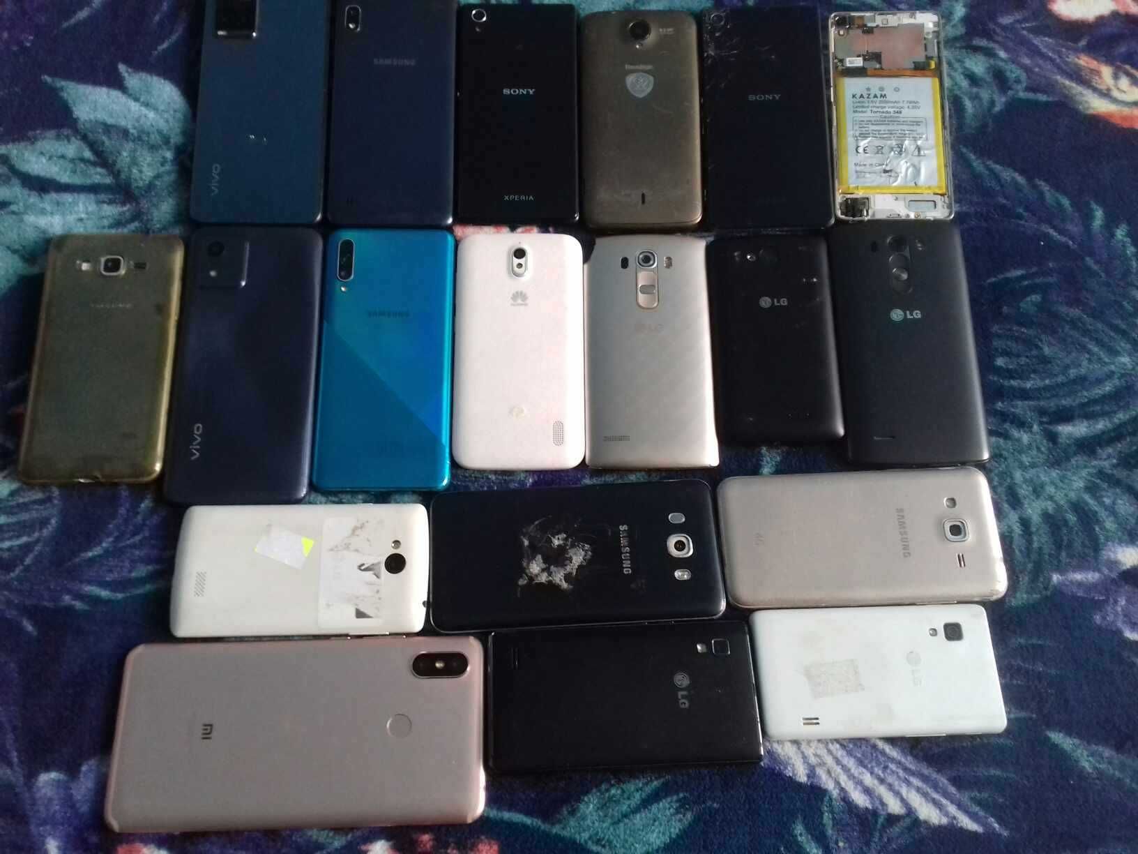sprzedam dużo telefonów dotykowe uszkodzone