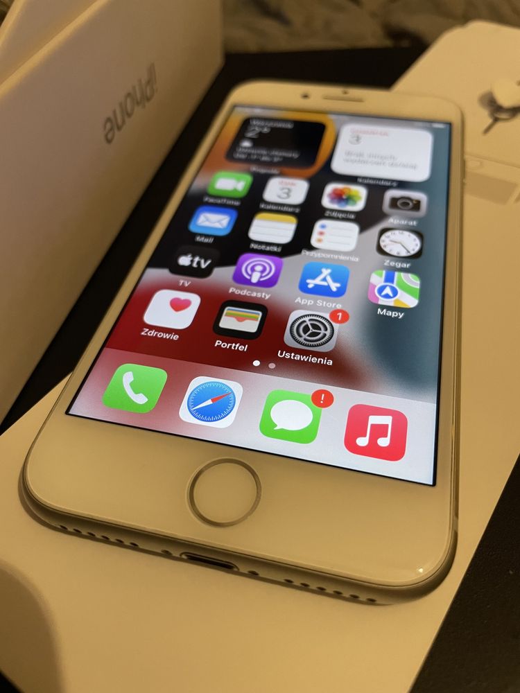 Idealny telefon Apple iPhone 8 Silver 64GB