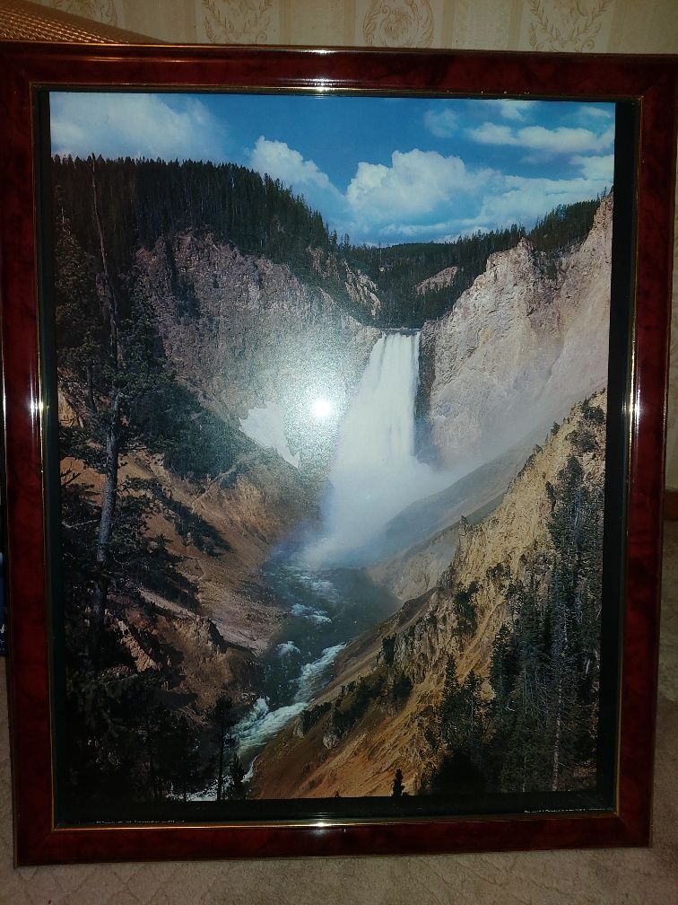 Картина пейзаж 45\55см водопад под стеклом