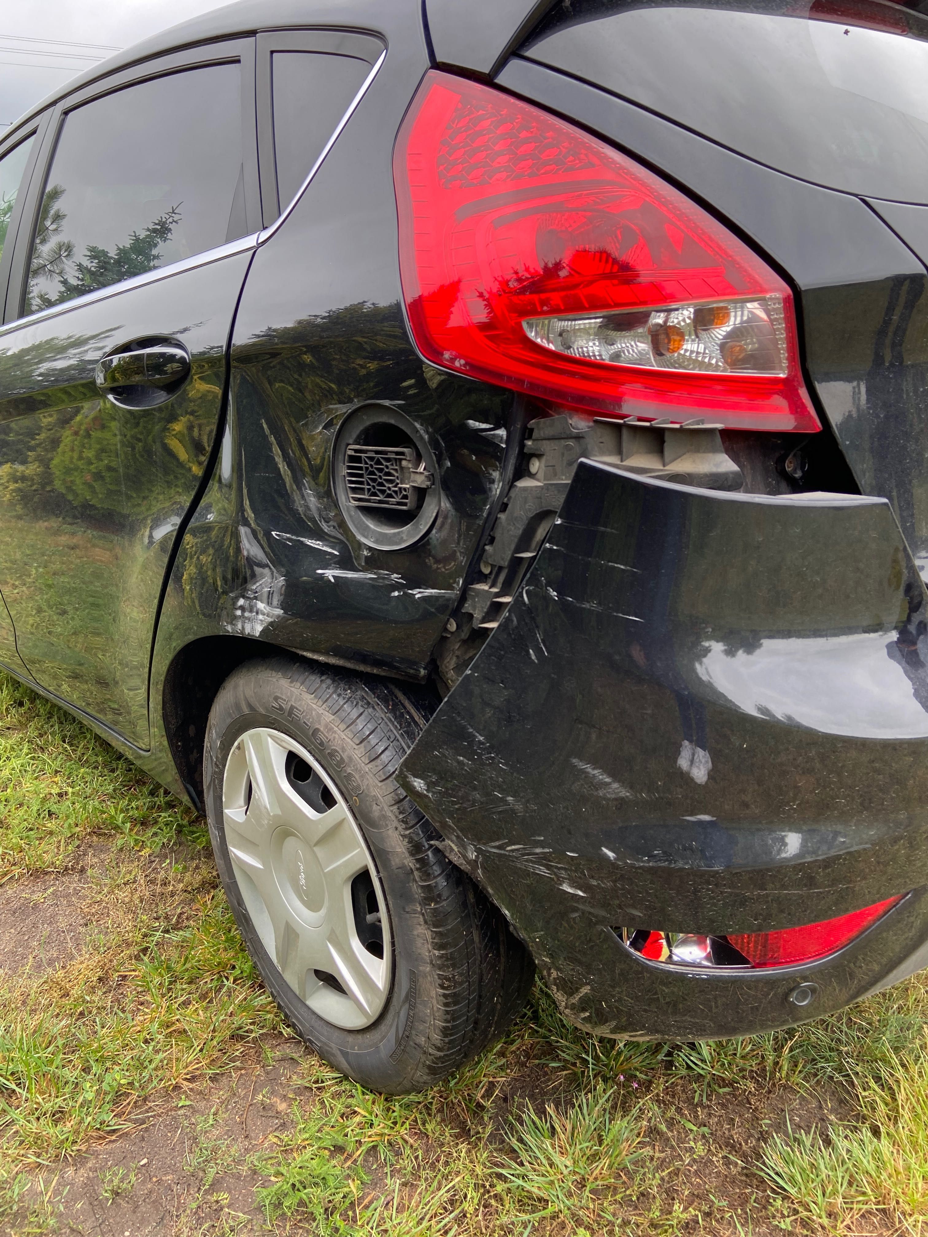Ford Fiesta 2011, benzyna, 1.4 - uszkodzony