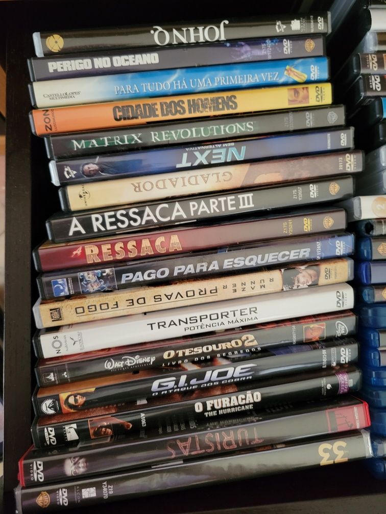 DVDs e bluerays vários