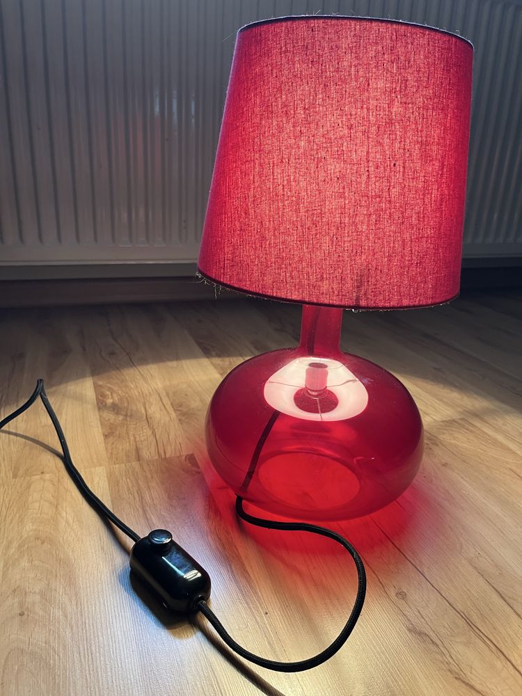 Czerwone lampki  stolowe