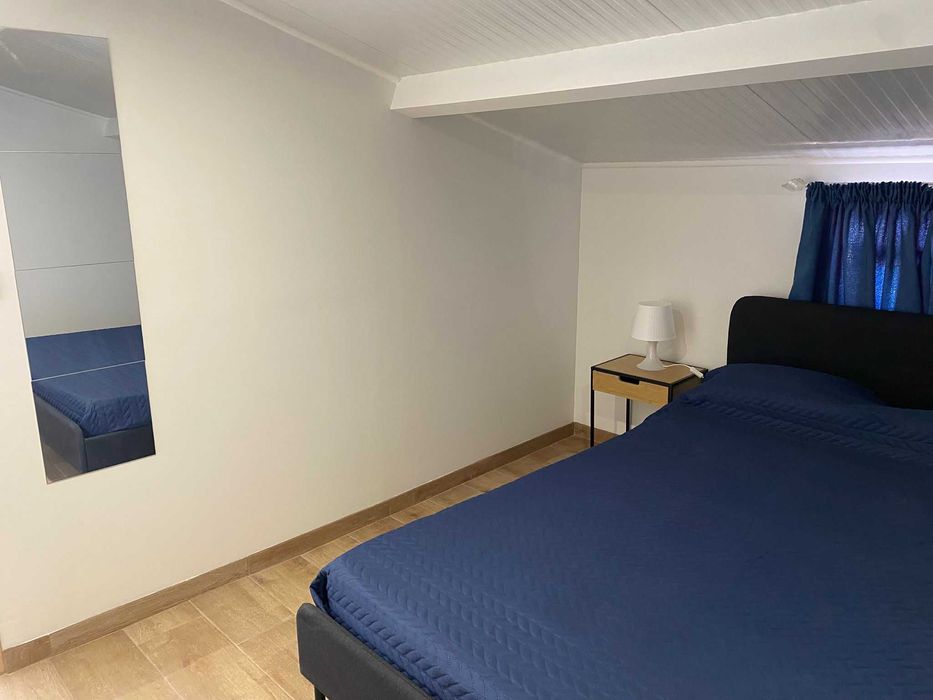 Alugo anexo T1 + 1 para, estudantes ou professores, em Fernão Ferro.