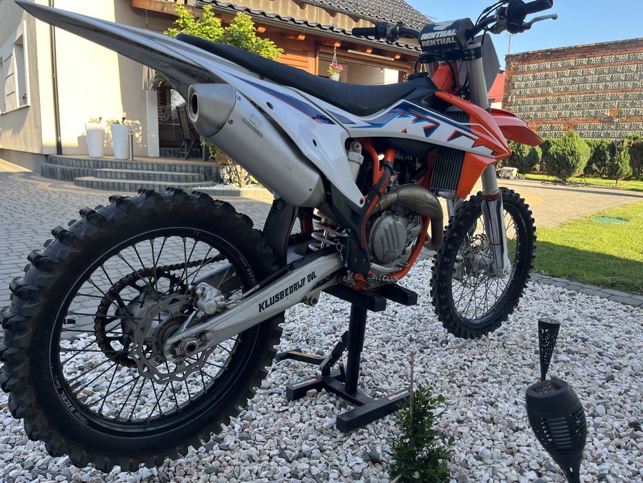 Ktm  sxf  450. 2022 rok