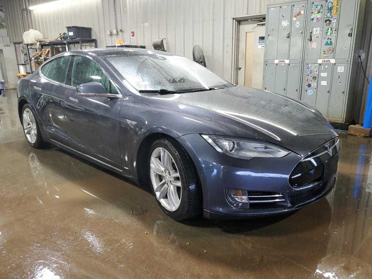 Tesla Model S 85