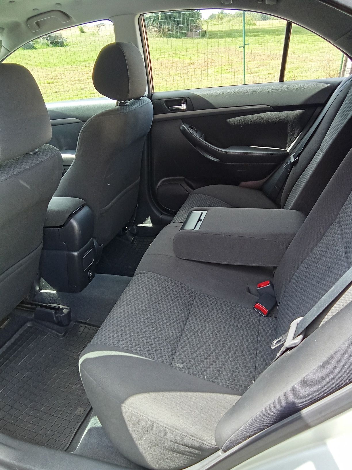 Toyota Avensis t 25 2.0 vvti 147 km