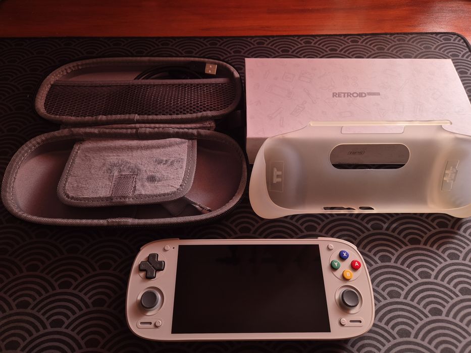 Retroid Pocket 5 + bolsa e grip oficial