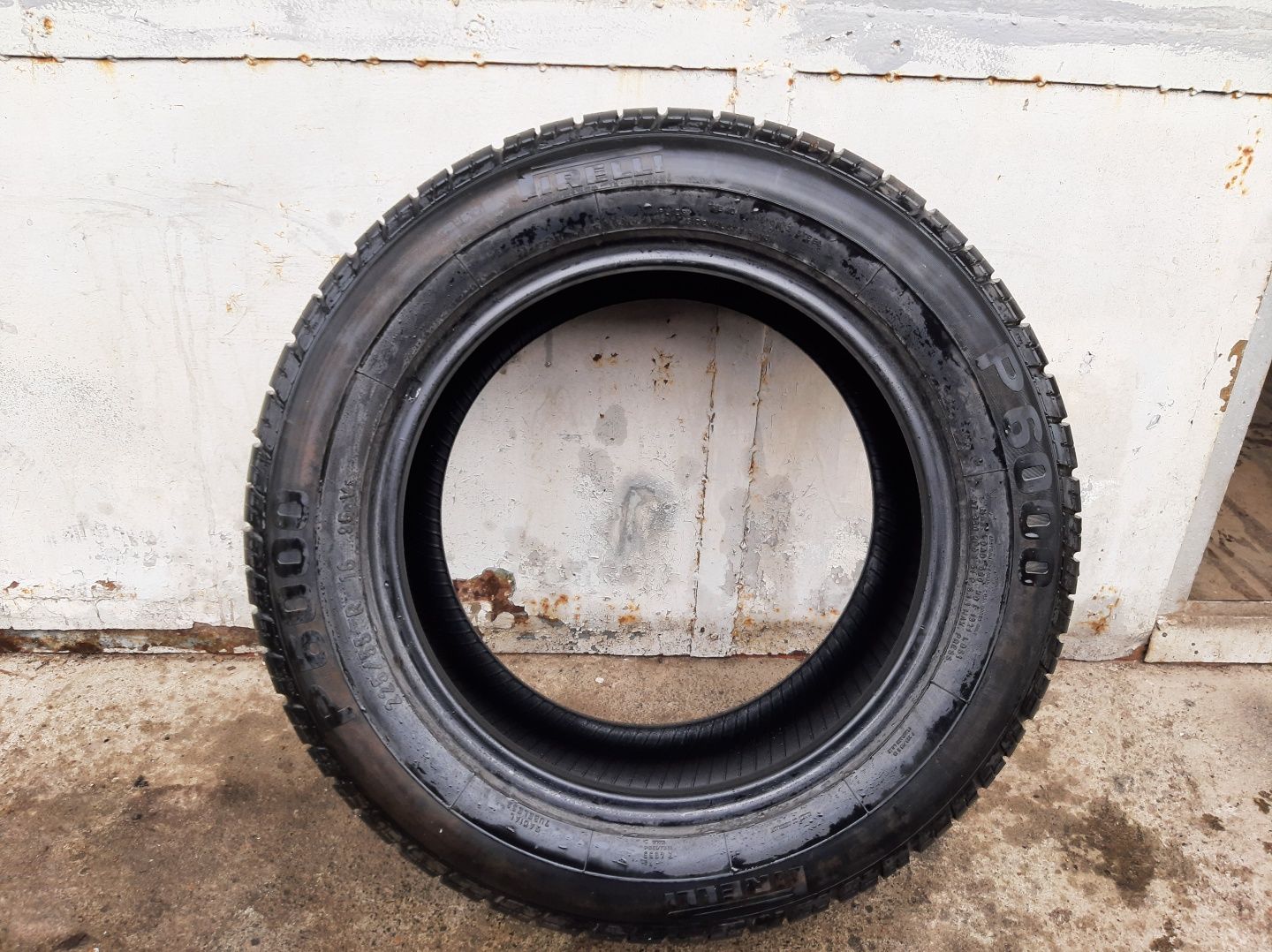 Продам колесо Pirelli 225/55 r16