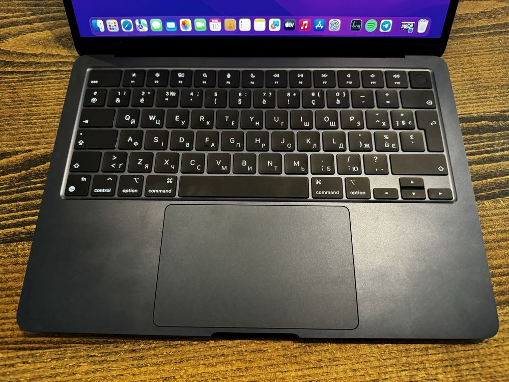 850 $ MacBook Air 13" 2022  M2 / 8 GB / 256gb SSD ЯК НОВИЙ